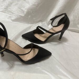 Kelly & Katie Black Pointed Toe Heels